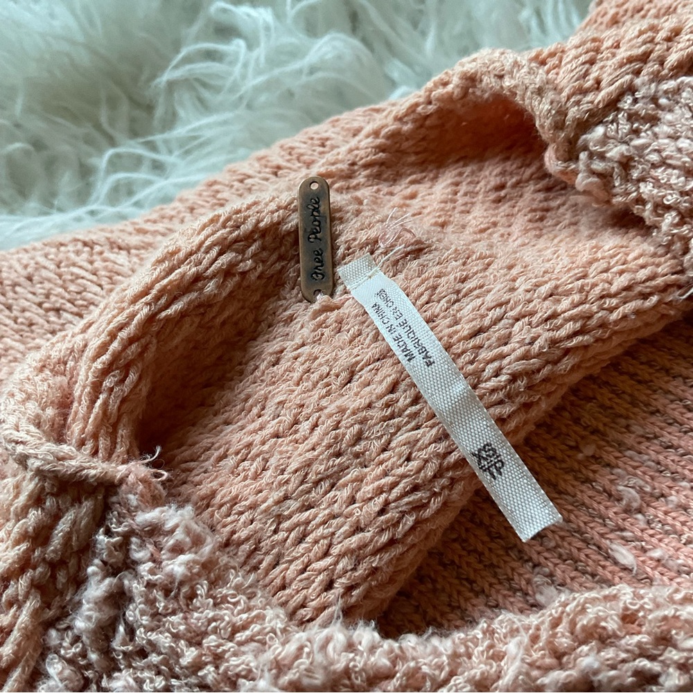 Free People Cuddle‎ Up Pullover Sweater in Rose - Picture 3 of 5